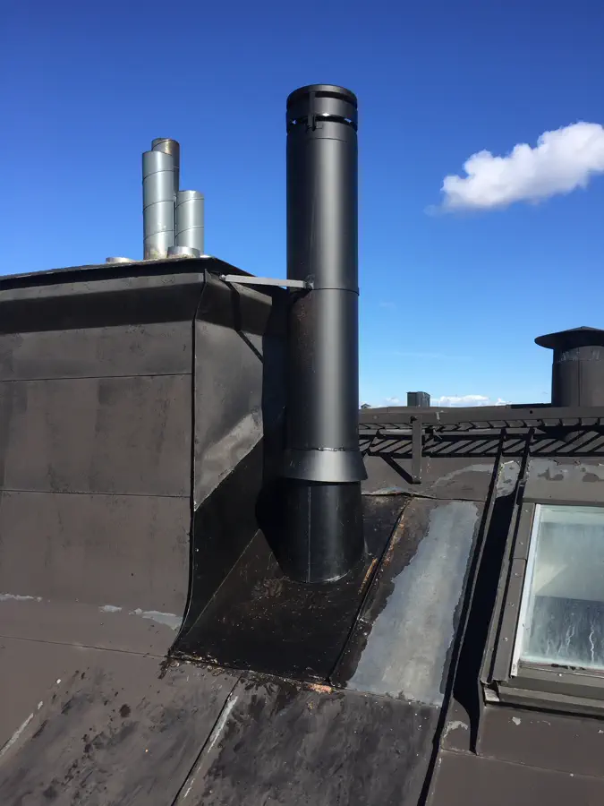 Plåtslageri för skorstenshuv